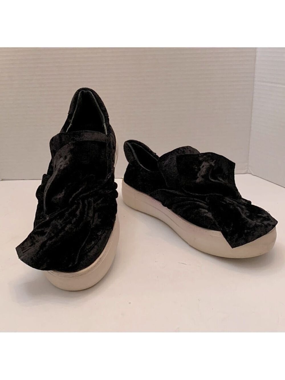 J/Slides Black Annabelle Velvet Round Toe Sneaker - Size 8.5